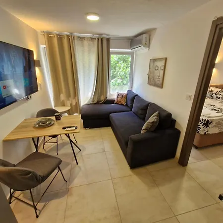 アパート Solunskizen Apartements